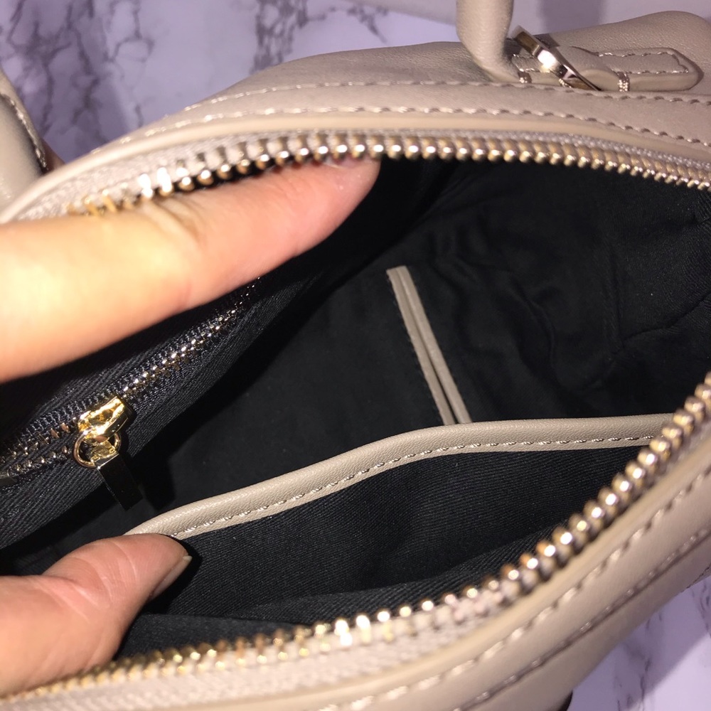 NEW HEIRLOOM Designer Taupe Tassel Crossbody Bag - Picture 5 of 8